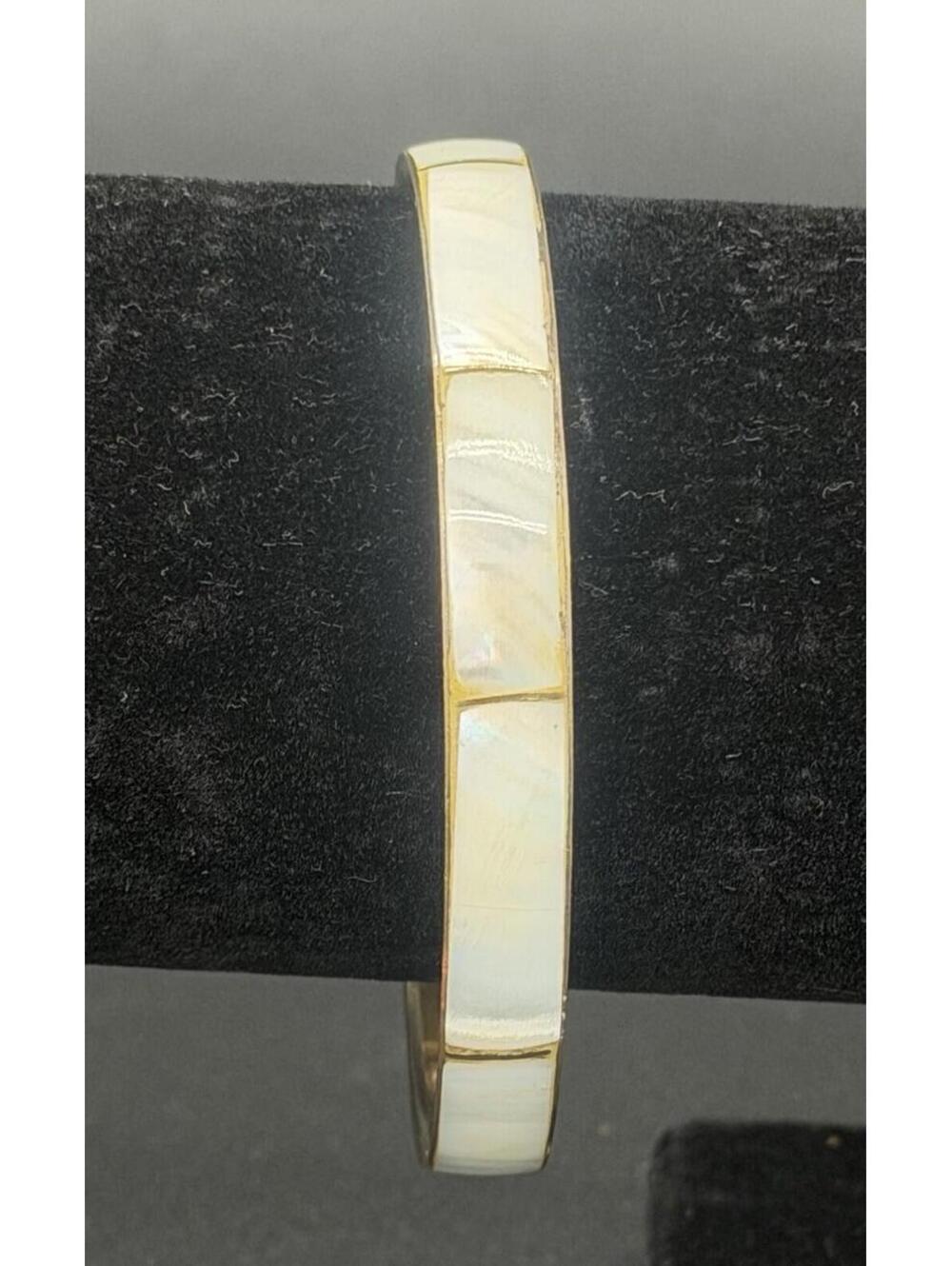 ✨ Vintage Mother of Pearl Boho Gold Tone Bangle 7.75” 🌙